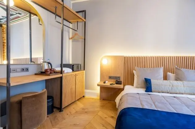 Standart Oda, Sokak Manzaralı, Balkonlu veya Fransız Balkonlu