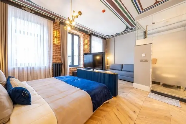 Suite, Sokak Manzaralı, Balkonlu