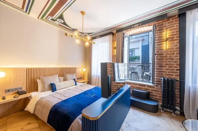 Suite, Sokak Manzaralı, Balkonlu