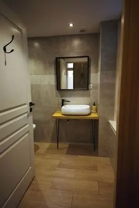 Single Bed in 4-Bed Ensuite Mixed Dormitory