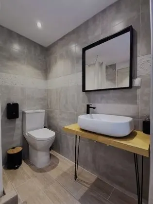 Single Bed in 4-Bed Ensuite Mixed Dormitory
