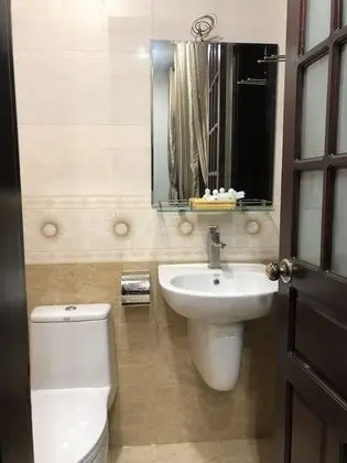 Deluxe Tek Büyük Yataklı Oda (202)
