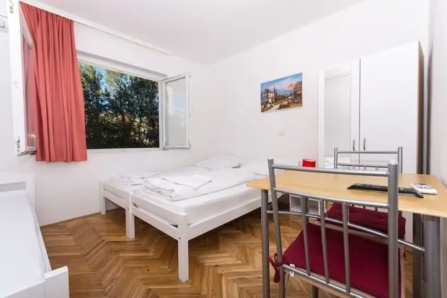 Basic Stüdyo, 3 Tek Kişilik Yatak