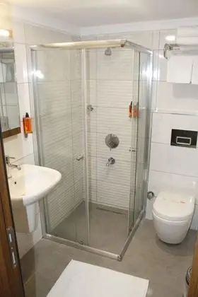 Tek Kişilik, Şehir Manzaralı