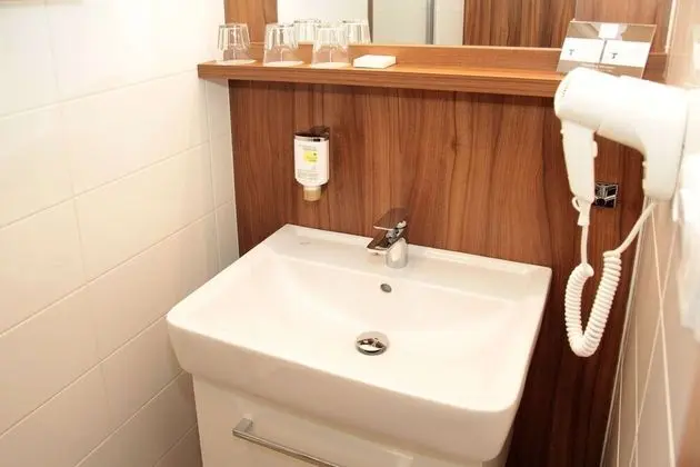 Economy Tek Büyük Yataklı Oda