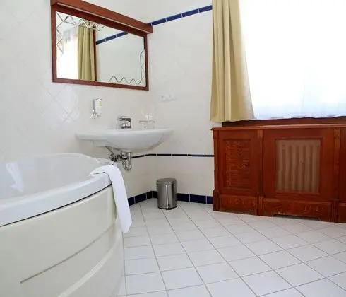 Romantic Tek Büyük Yataklı Oda