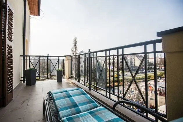 Premium Apartment, Multiple Beds, Partial Sea View