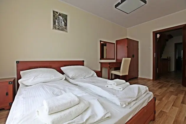 Economy Sıra Ev (Komandorska 3J)