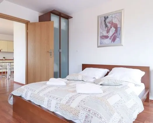 Apartment, Multiple Beds