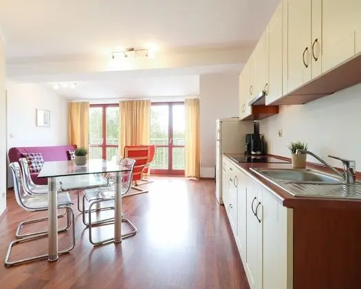 Apartment, Multiple Beds