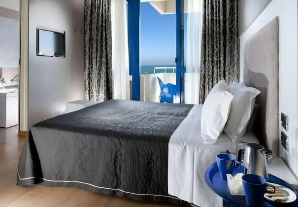 Deluxe Dört Kişilik Oda, Deniz Manzaralı
