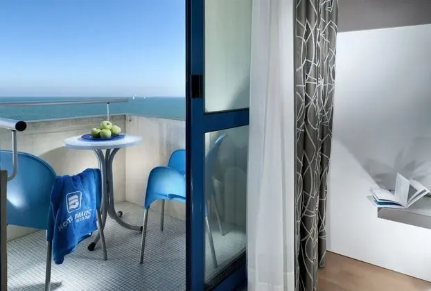 Deluxe Üç Kişilik Oda, Deniz Manzaralı