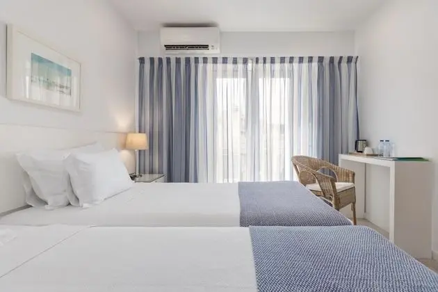 Tek Büyük veya İki Ayrı Yataklı Oda, Balkon