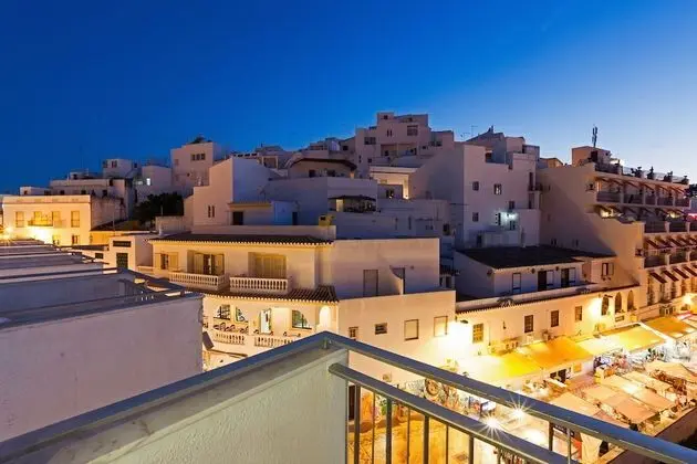Tek Büyük veya İki Ayrı Yataklı Oda, Balkon