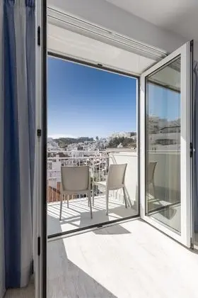 Tek Büyük veya İki Ayrı Yataklı Oda, Balkon
