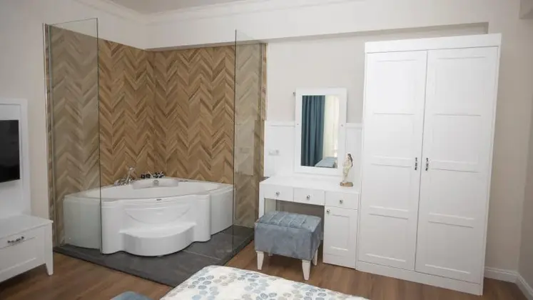 Jakuzili King Suite Oda