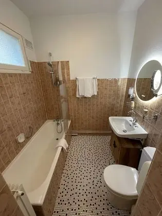 Tek Büyük Yataklı Oda, 1 Çift Kişilik Yatak