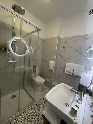 Tek Büyük Yataklı Oda, 1 Çift Kişilik Yatak