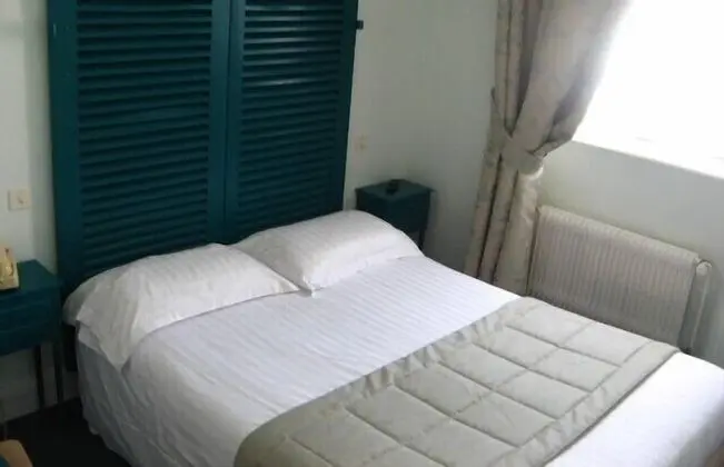 Tek Büyük Yataklı Oda, 1 Çift Kişilik Yatak