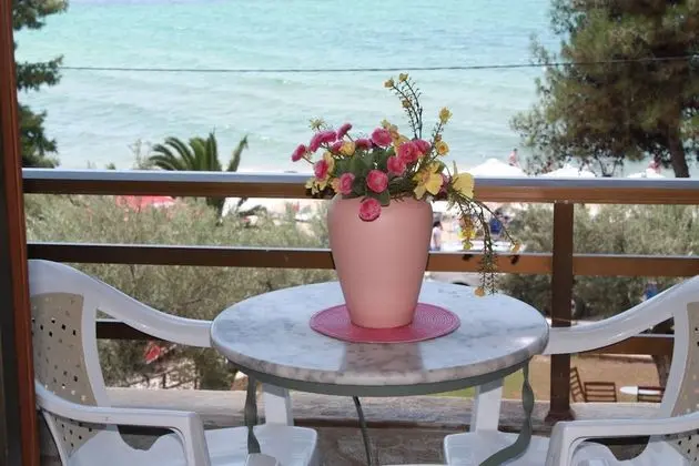 Üç Kişilik Oda, Balkon
