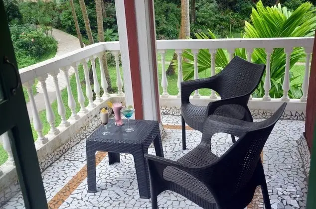 Beachfront Garden View