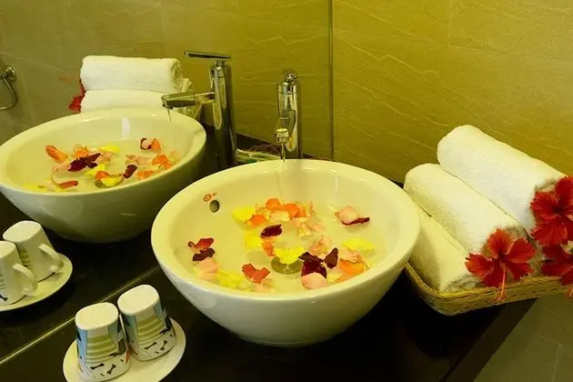 Deluxe Üç Kişilik Oda, Bahçe Manzaralı
