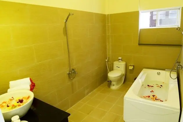 Deluxe Üç Kişilik Oda, Bahçe Manzaralı
