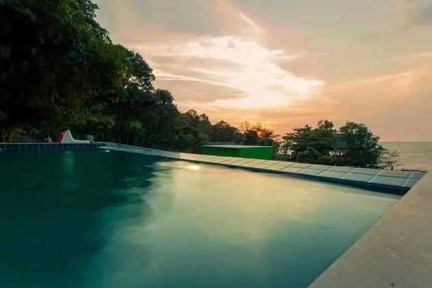 Bamboo Villa (4 Bedrooms)