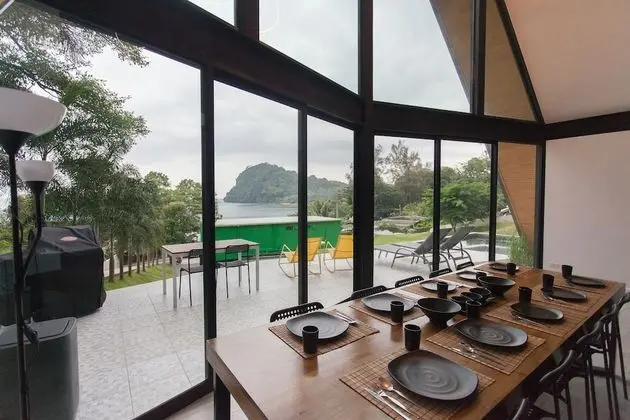 Sea Villa (4 Bedrooms)