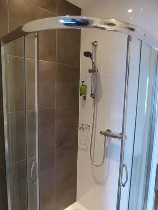 Standard Tek Büyük Yataklı Oda (Roses, Room 5)