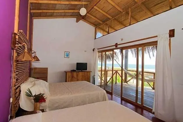 Tek Büyük veya İki Ayrı Yataklı Oda, Plaj Manzaralı