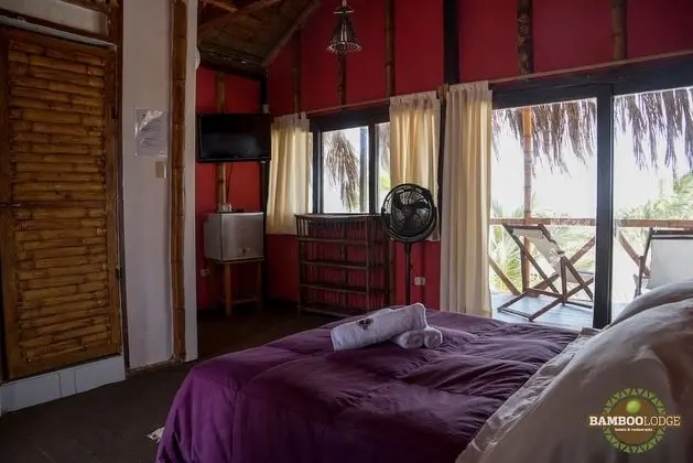 Tek Büyük veya İki Ayrı Yataklı Oda, Plaj Manzaralı