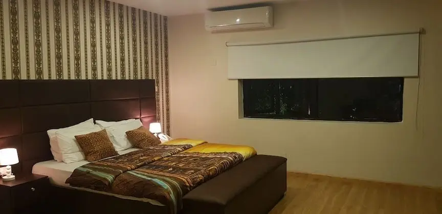 Luxury Tek Büyük Yataklı Oda