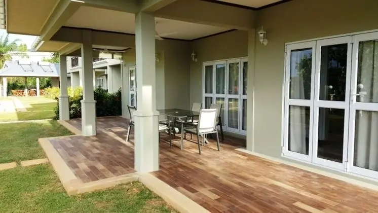 Villa, Havuz Manzaralı