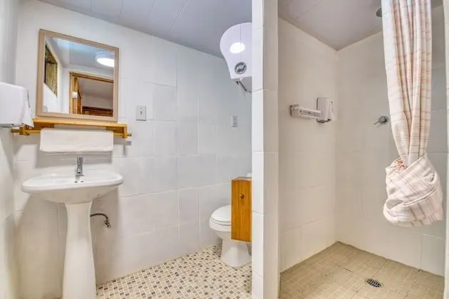 Pod in 4-Pod Shared Room