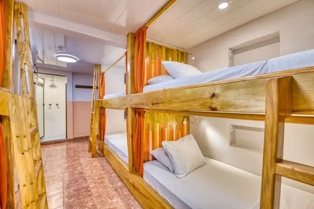 Pod in 6-Pod Shared Room