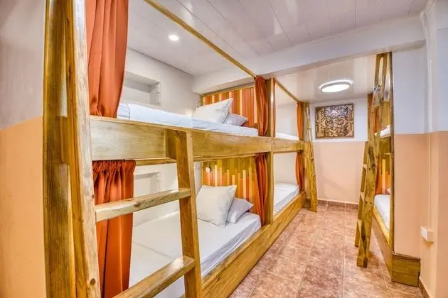 Pod in 6-Pod Shared Room