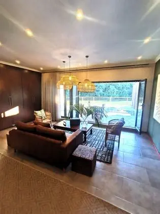 Luxury Tek Büyük Yataklı Oda