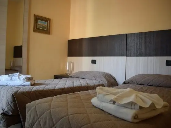 Standard Tek Büyük Yataklı Oda
