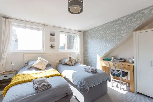 Superior Tek Büyük veya İki Ayrı Yataklı Oda, Banyolu/Duşlu, Liman Manzaralı (Harbour View Room)