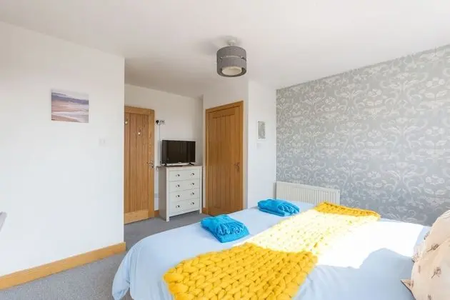 Superior Tek Büyük veya İki Ayrı Yataklı Oda, Banyolu/Duşlu, Liman Manzaralı (Harbour View Room)