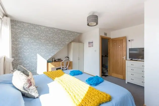 Superior Tek Büyük veya İki Ayrı Yataklı Oda, Banyolu/Duşlu, Liman Manzaralı (Harbour View Room)