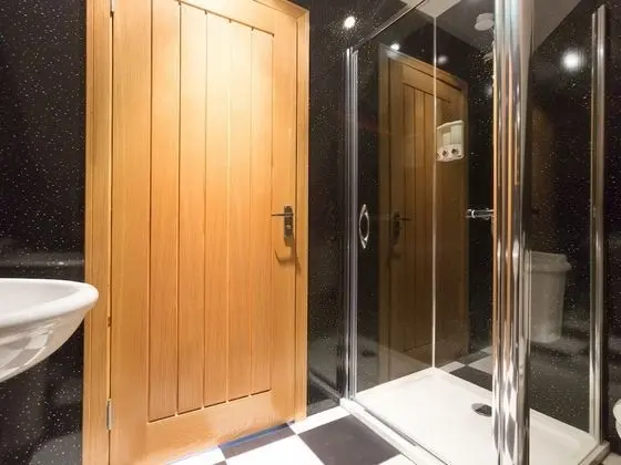 Superior Tek Büyük veya İki Ayrı Yataklı Oda, Banyolu/Duşlu, Liman Manzaralı (Harbour View Room)
