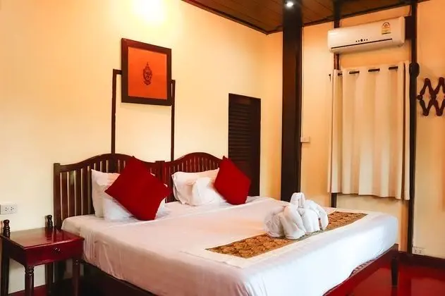 Deluxe Tek Büyük veya İki Ayrı Yataklı Oda, Balkon, Nehir Manzaralı