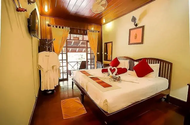 Deluxe Tek Büyük veya İki Ayrı Yataklı Oda, Balkon, Nehir Manzaralı