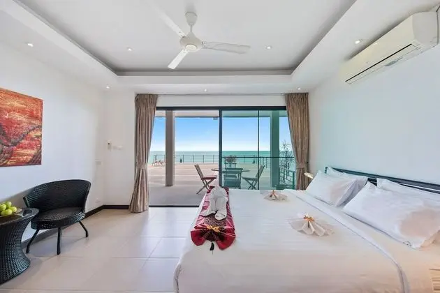 4 Bedrooms Villa