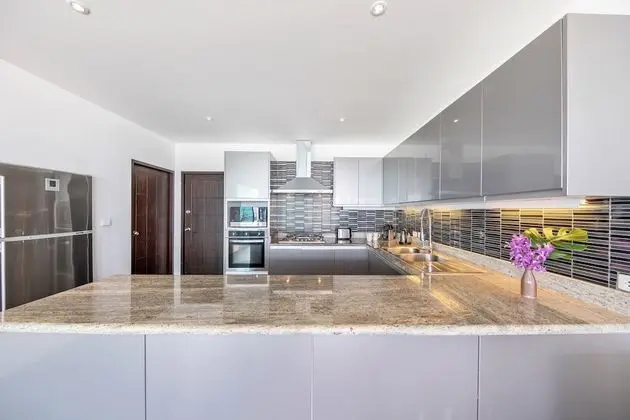 4 Bedrooms Villa