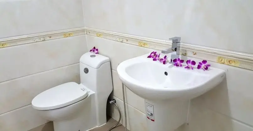 4 Bedrooms House
