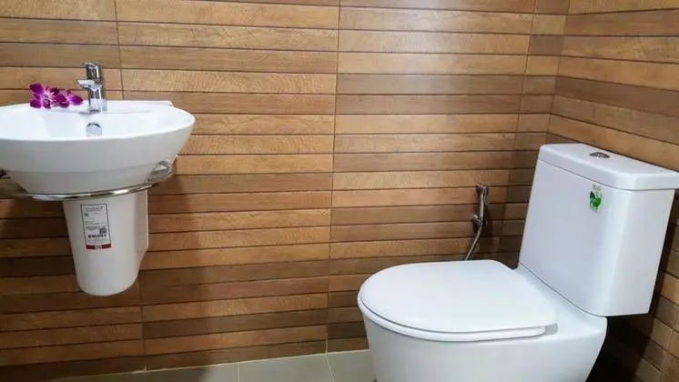 4 Bedrooms House