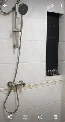 4 Bedrooms House